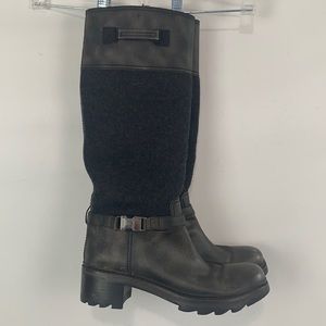 Prada gray wool lugg sole with buckle boots